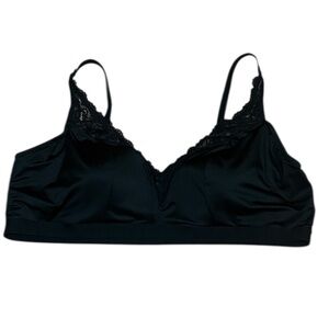 Torrid curve, black bralette lace detail, size 4X